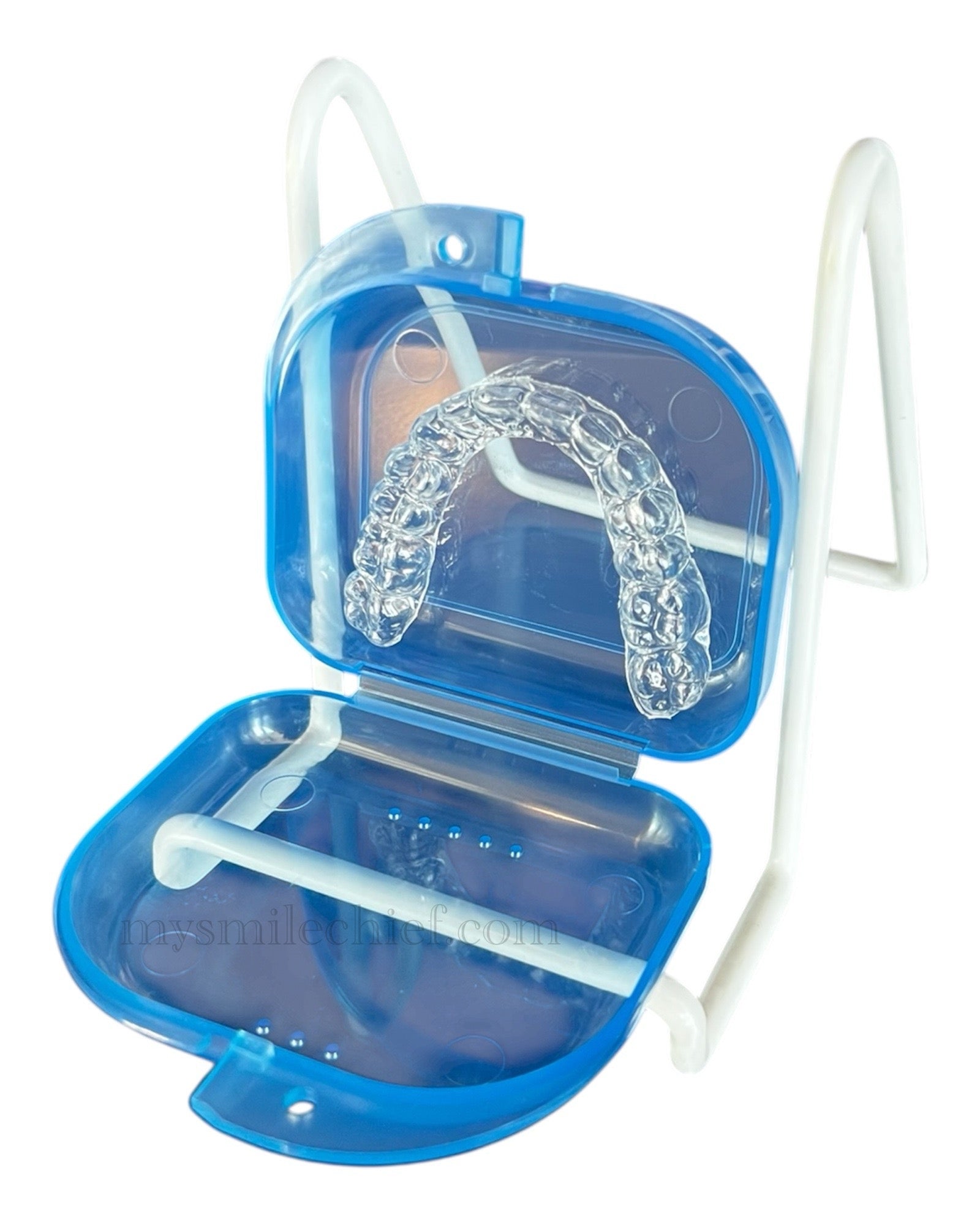 Vacuum-formed upper night guard in a blue transparent box